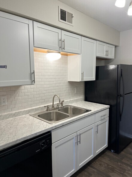More Photos Of 2420 S 6th St, Kingsville Apartments For Sale