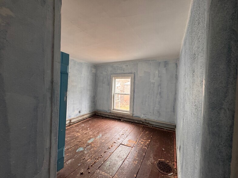 More Photos Of 64 Union St, Vernon Apartments For Sale