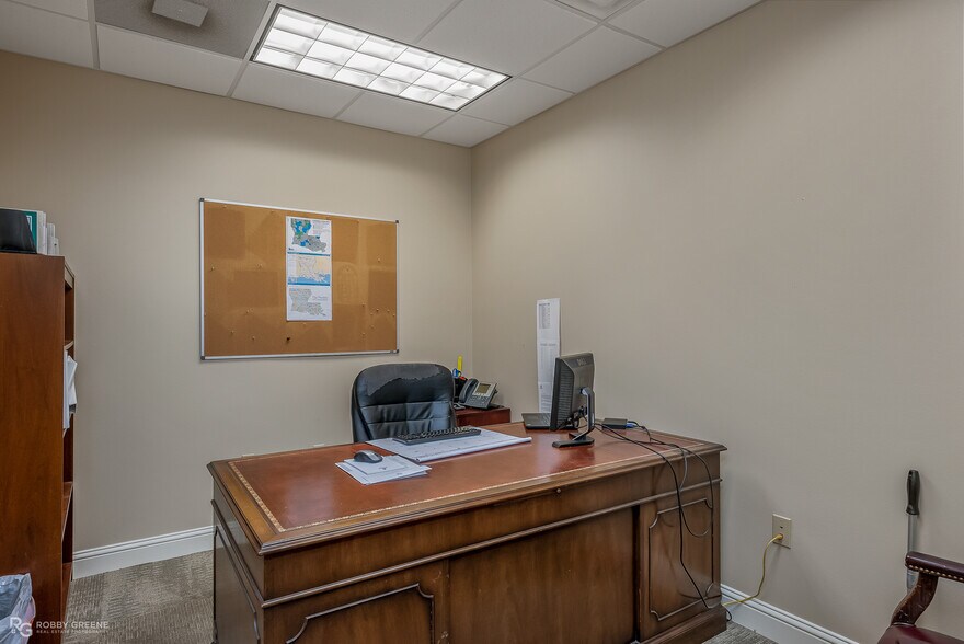 More Photos Of 10100 Woolworth Rd, Keithville Medical For Lease