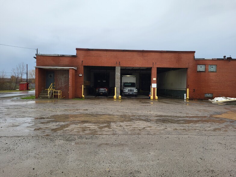 More Photos Of 3817 Lake Shore Dr E, Dunkirk Warehouse For Lease