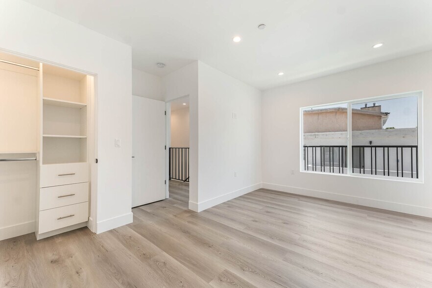 More Photos Of 21719 Hart St, Canoga Park Apartments For Sale