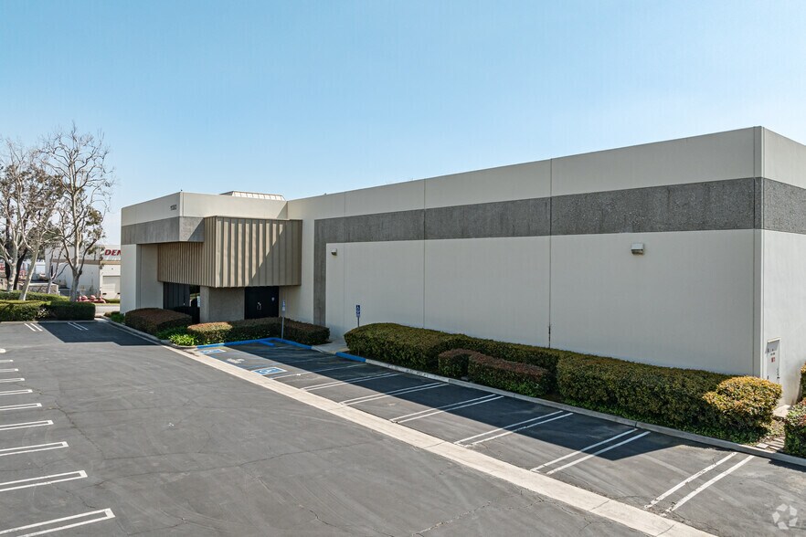 More Photos Of 11383 Newport Dr, Rancho Cucamonga Warehouse For Lease