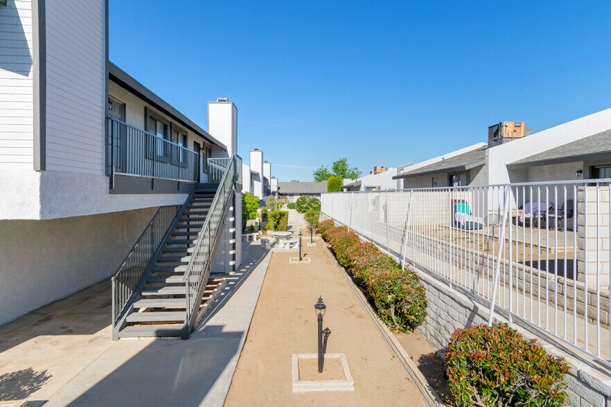 More Photos Of 19087 Allegheny Rd, Apple Valley Apartments For Sale
