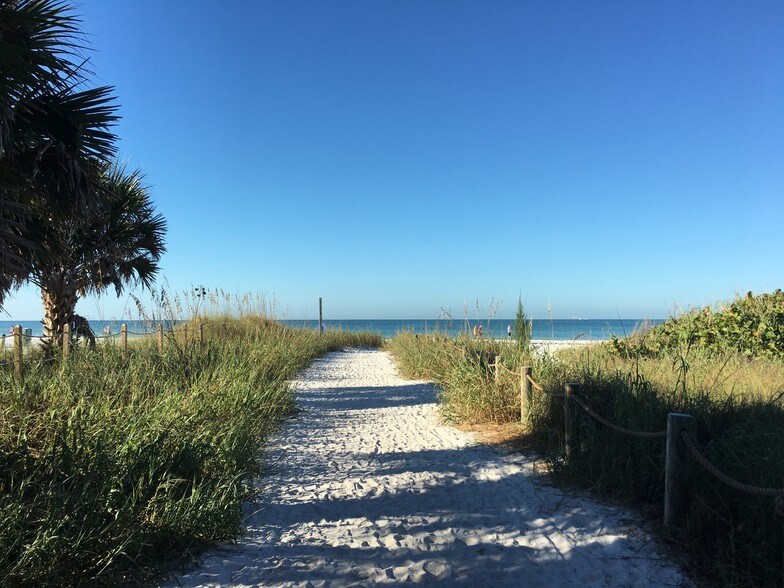 More Photos Of 1630 Redwood St, Sarasota Apartments For Sale