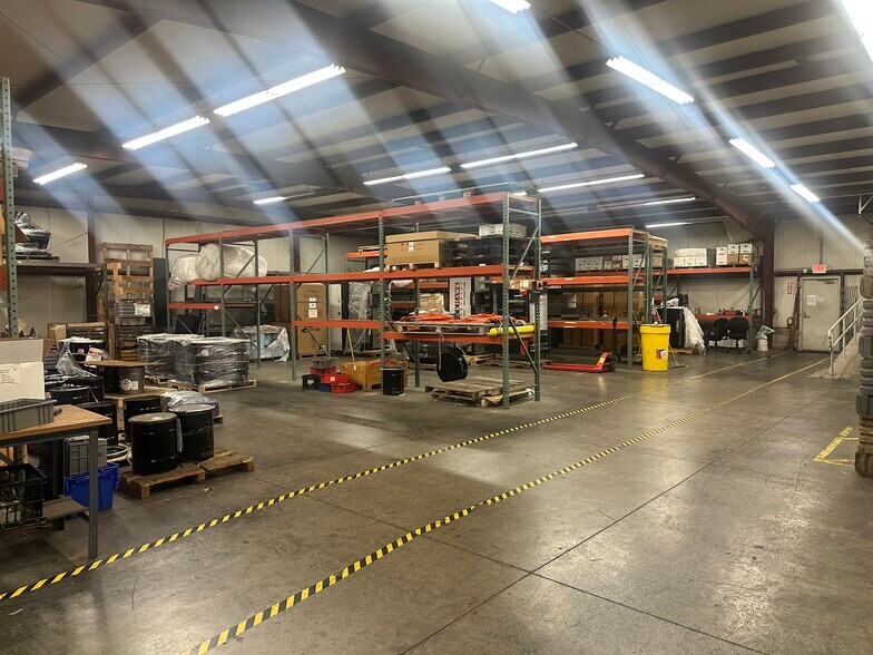 More Photos Of 1506 W Luthy Dr, Peoria Light Manufacturing For Sale