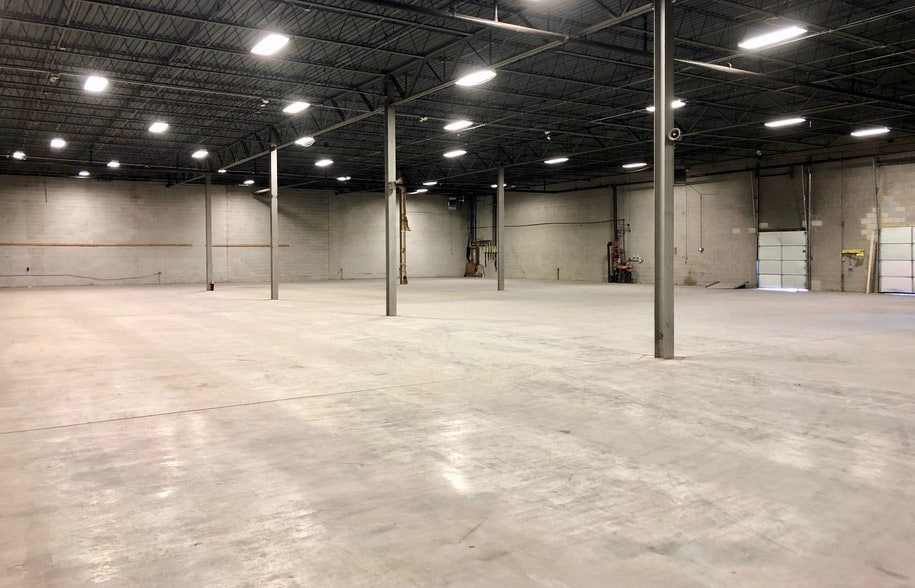 More Photos Of 35 Industrial Pky, Woburn Warehouse For Lease