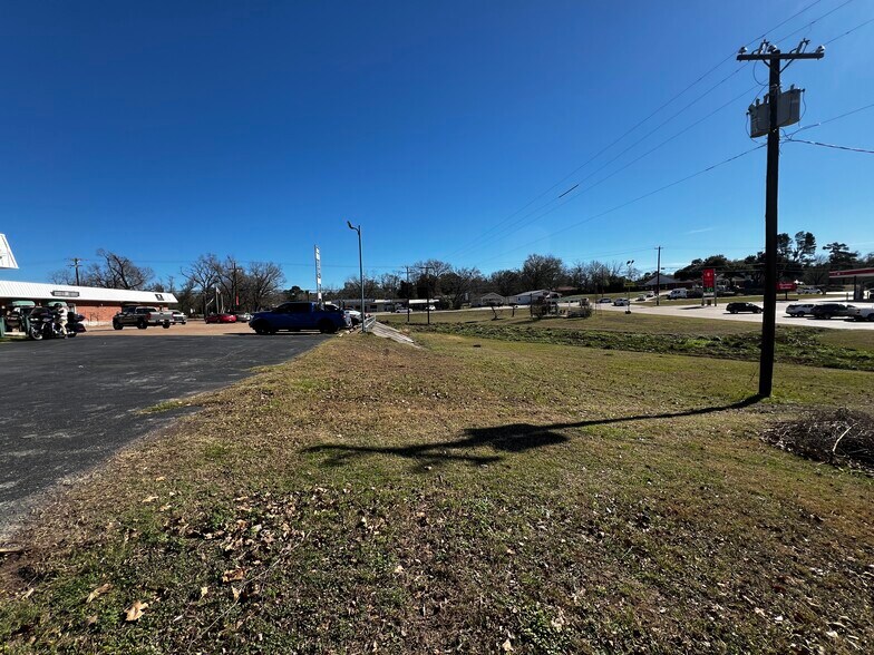 More Photos Of 1101 W Commerce St, Buffalo Storefront Retail Office For Sale