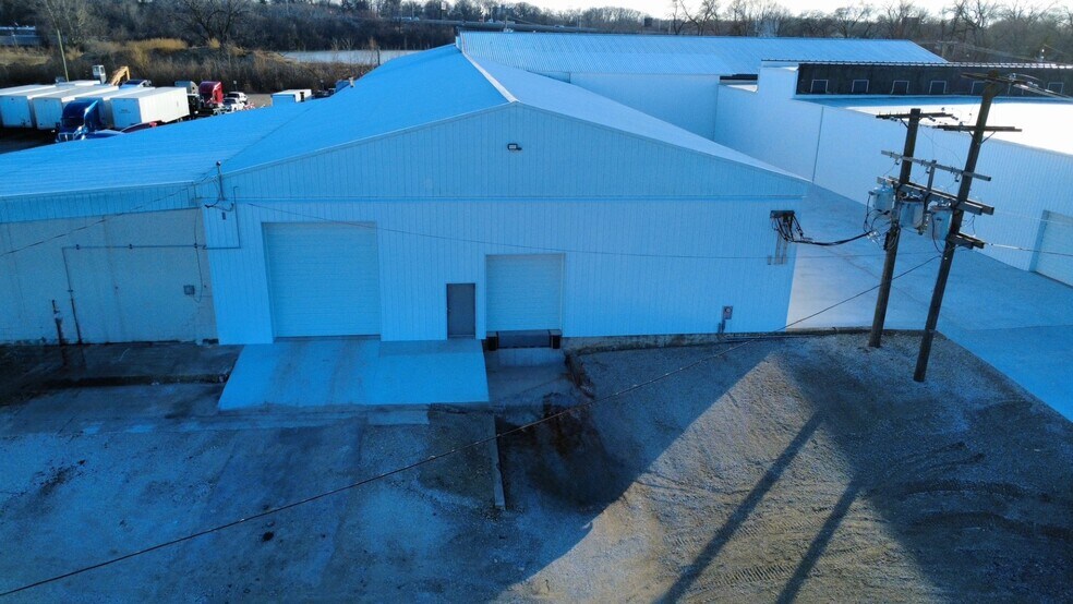 More Photos Of 804 Grant Ave, Joliet Warehouse For Lease