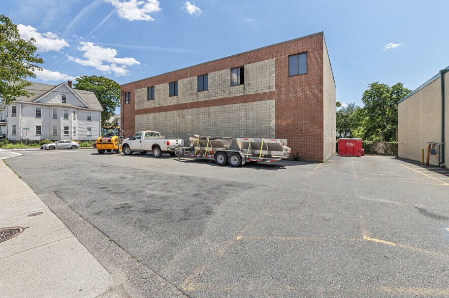 More Photos Of 11 Marlboro St, Malden Warehouse For Lease