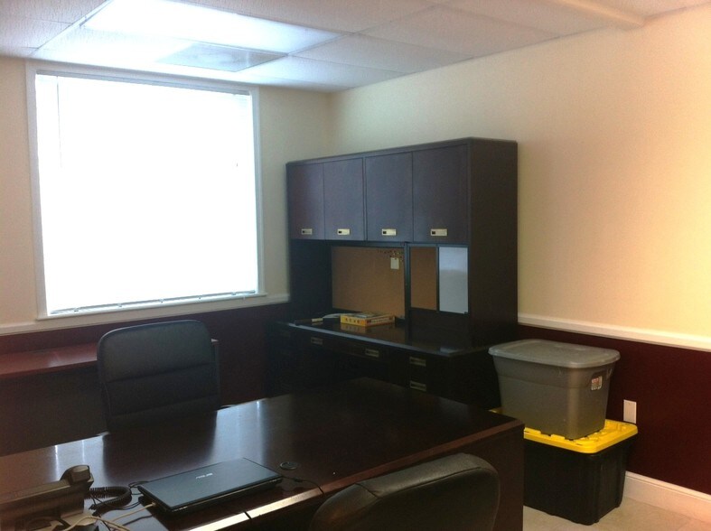 More Photos Of 1011-1039 NW 31st Ave, Pompano Beach Manufacturing For Lease