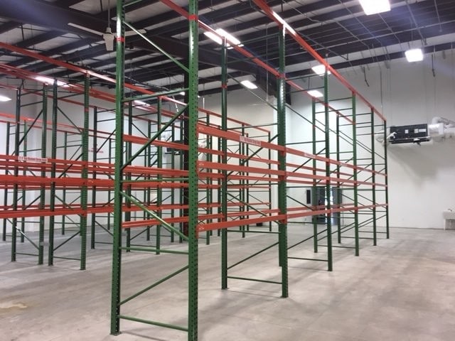 More Photos Of 547 Long Point Rd, Mount Pleasant Flex For Lease