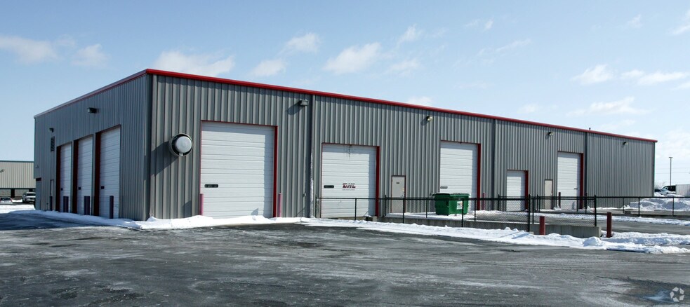 More Photos Of N941 Craftsmen Dr, Greenville Flex For Lease