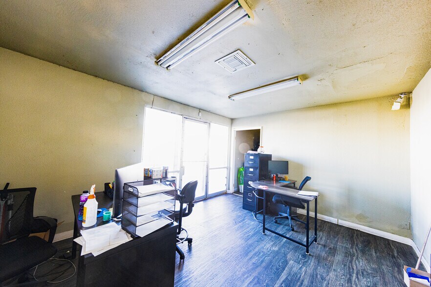 More Photos Of 7200-7240 Adams St & Texaco Ave, Paramount Warehouse For Sale