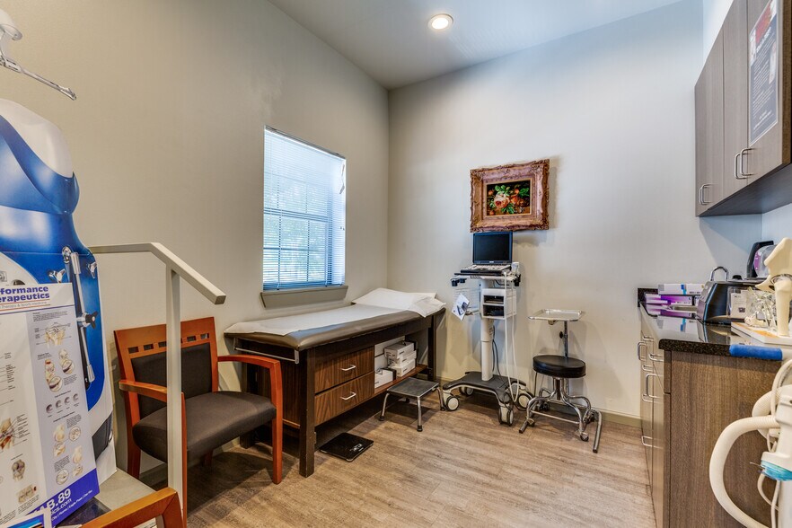 More Photos Of 2122 Babcock Rd, San Antonio Medical For Sale