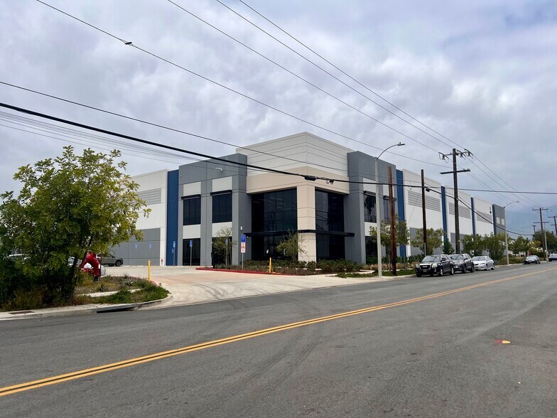 More Photos Of 415 S Motor Ave, Azusa Warehouse For Lease