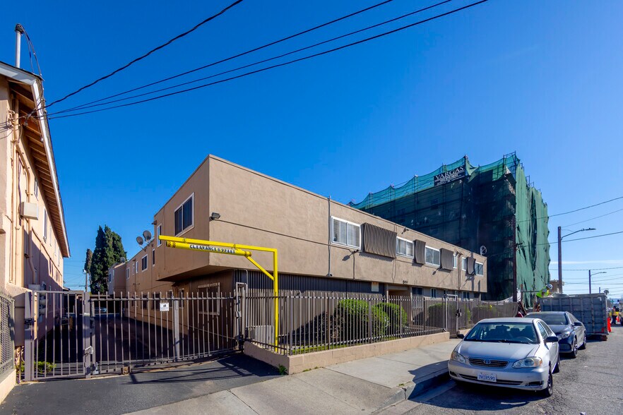 More Photos Of 10130 S Inglewood Ave, Inglewood Apartments For Sale