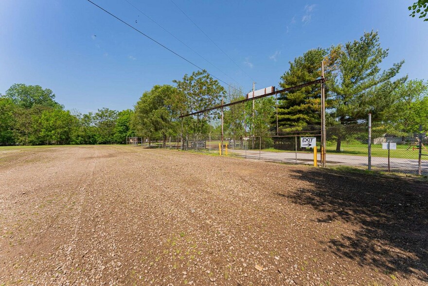 More Photos Of 311 Rose Ave, Marion Warehouse For Sale