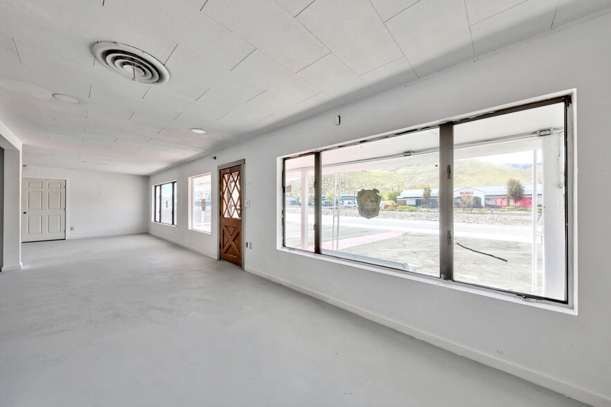 More Photos Of 3129 S Carson St, Carson City General Retail For Sale