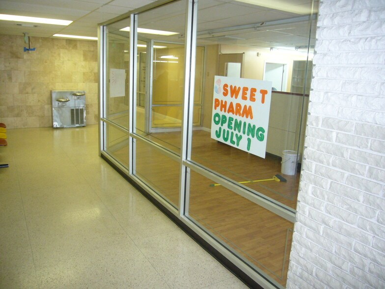 More Photos Of 2402-2406 Commercial Ave, San Antonio Medical For Sale