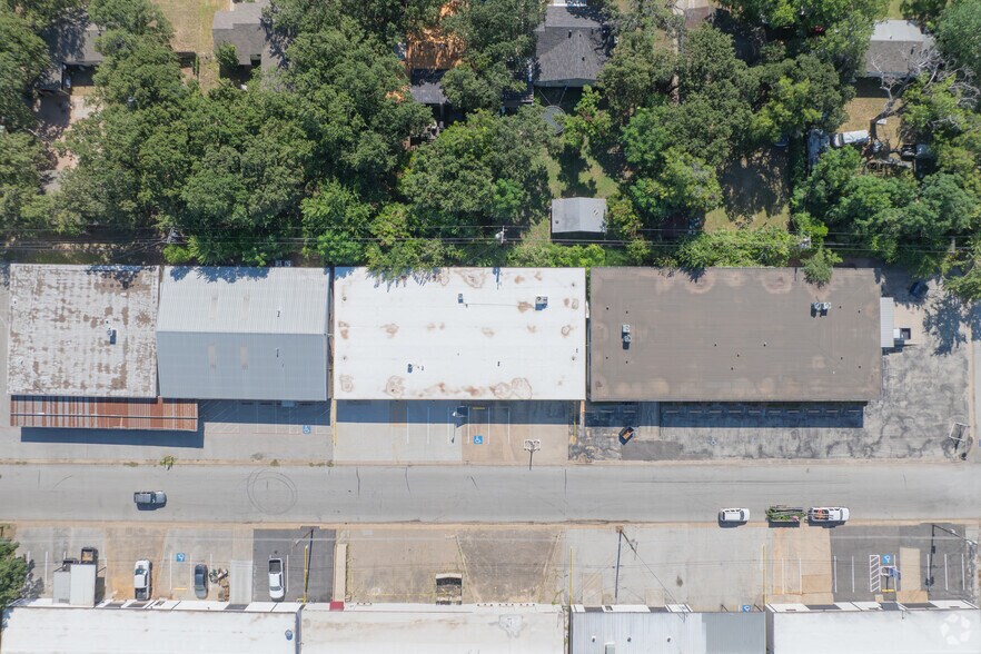 More Photos Of 2910 Edith Ln, Haltom City Light Manufacturing For Sale