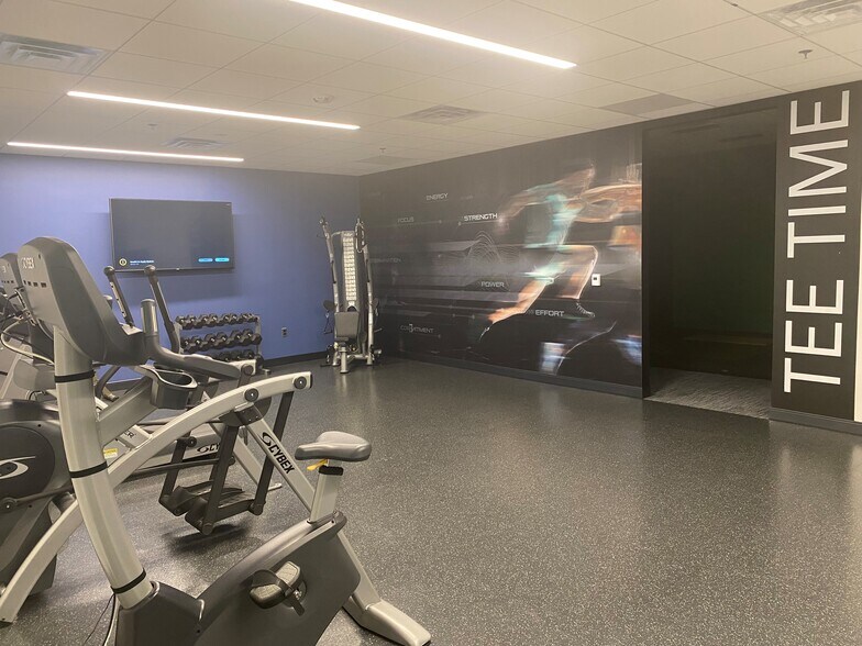 More Photos Of 1441 W Long Lake Rd, Troy Office For Sale