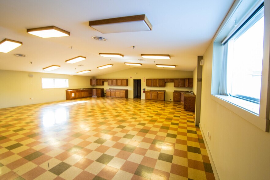 More Photos Of 700 Hepburn St, Milton Showroom For Lease