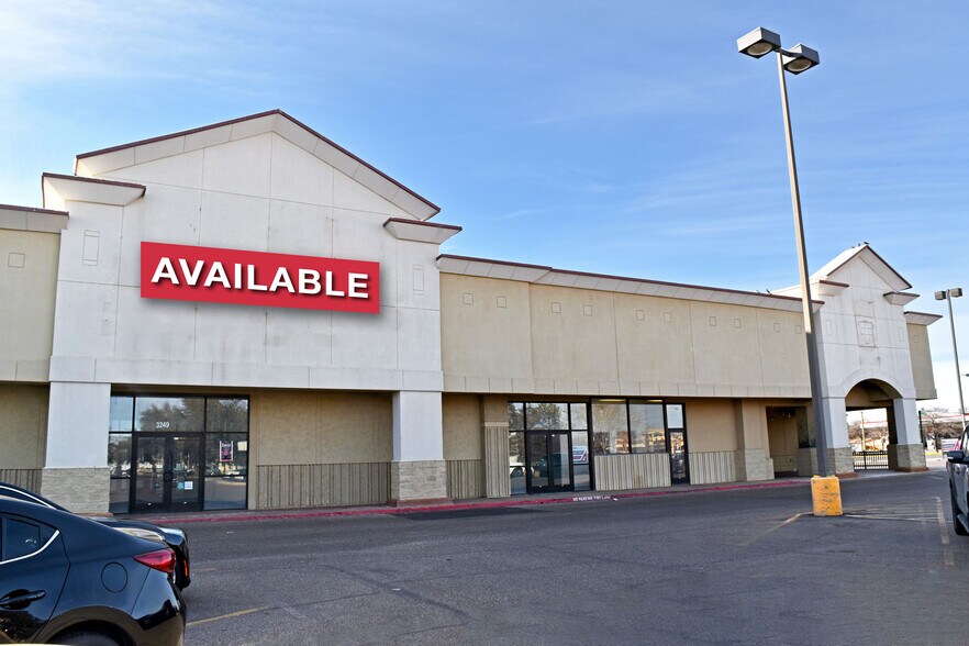 More Photos Of 3249 50th St, Lubbock Supermarket For Lease