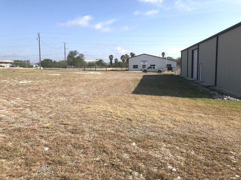 More Photos Of 115 Wyoming Blvd, Pleasanton Warehouse For Lease