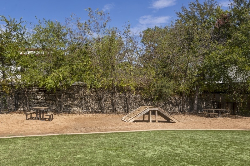 More Photos Of 2717 S Lamar Blvd, Austin Apartments For Lease