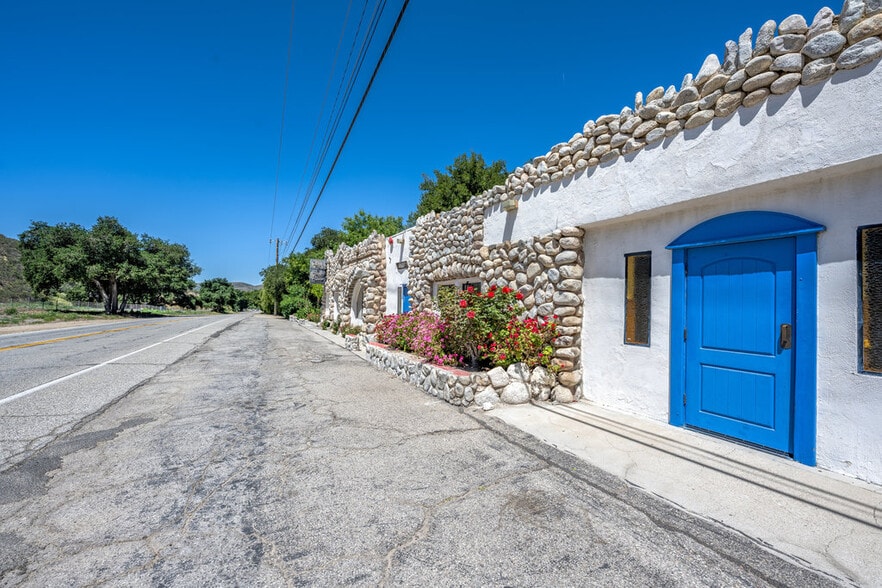 More Photos Of 12625 Sierra Hwy, Santa Clarita Restaurant For Sale