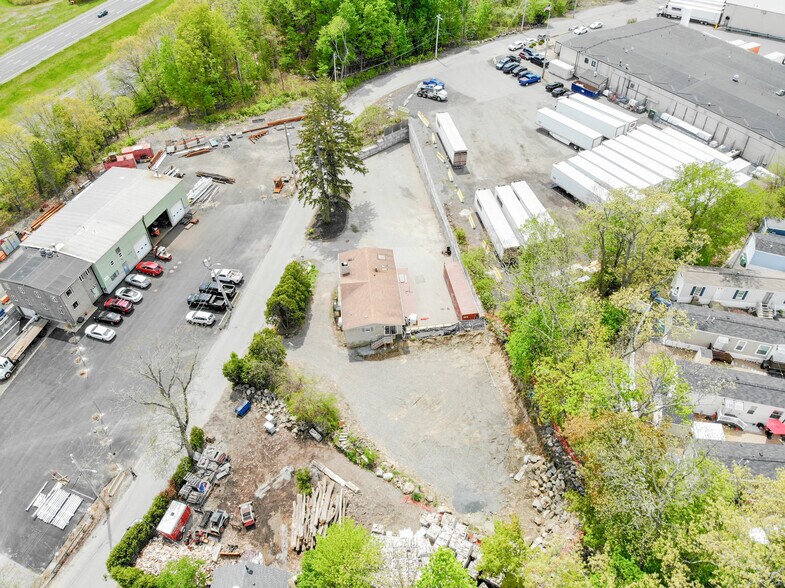 More Photos Of 25 Popes Ln, Danvers Flex For Sale