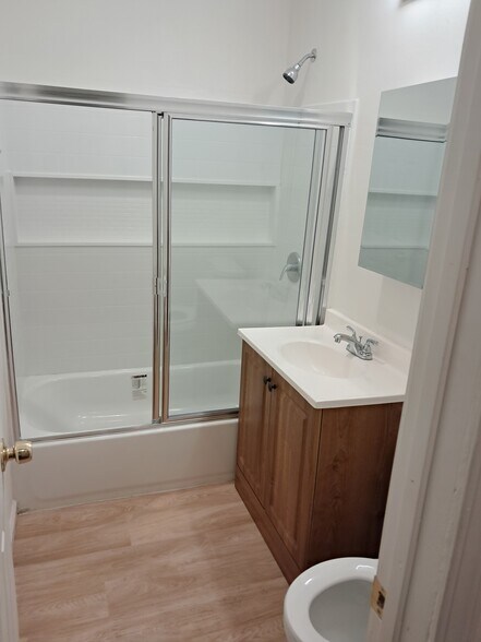 More Photos Of 5130 Yarmouth Ave, Encino Apartments For Sale