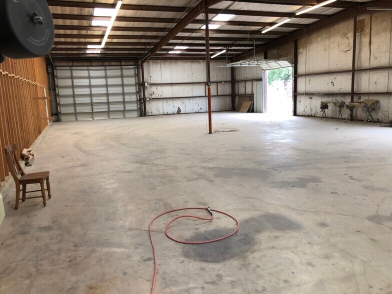 More Photos Of 124 Industrial Dr, Boerne Service For Lease