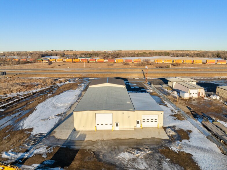 More Photos Of 3050 Highway 52 South, Minot Flex For Lease