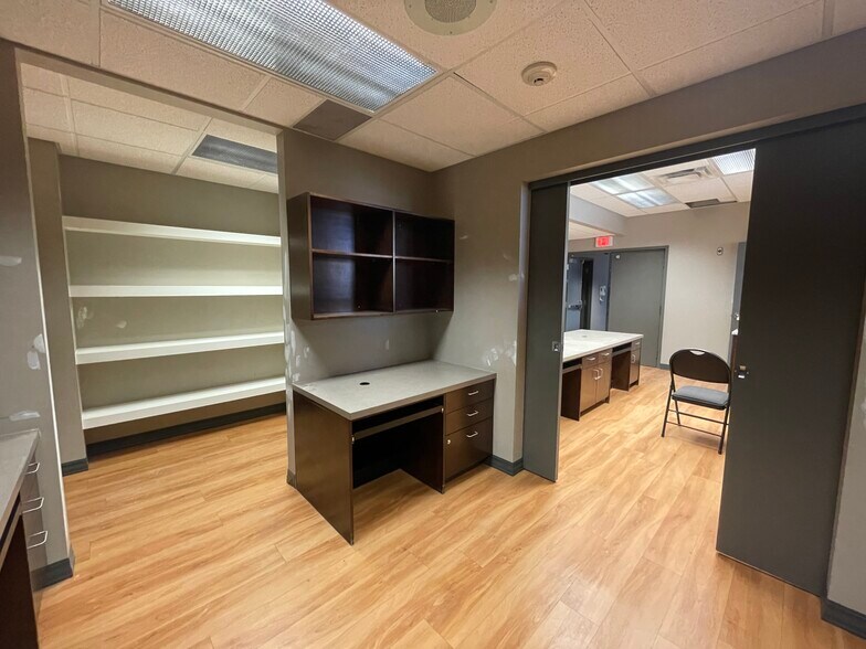 More Photos Of 3215 49 Ave, Red Deer Storefront For Lease