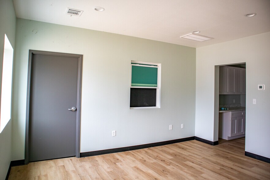 More Photos Of 25330 Aldine Westfield Rd, Spring Unknown For Lease