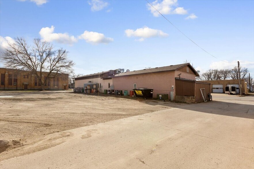 More Photos Of 1034 8th St, Onawa Bar For Sale