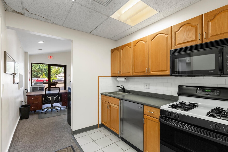 More Photos Of 30 Thacher St, Malden Office For Sale