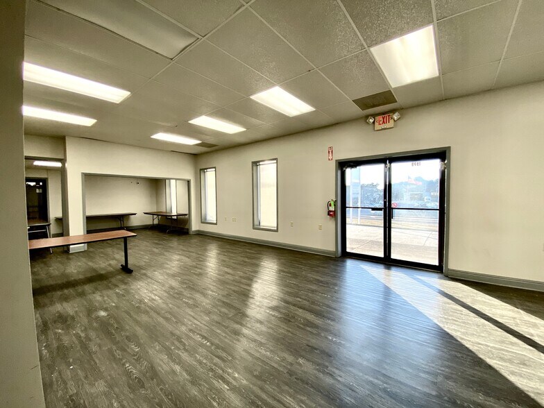 More Photos Of 1523-1529 Cliff Gookin Blvd, Tupelo Office For Lease