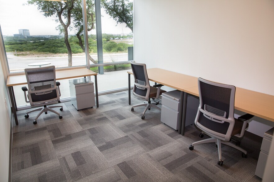 More Photos Of 18911 Hardy Oak Blvd, San Antonio Medical For Lease