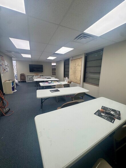 More Photos Of 1834 Bagwell St, Flint Warehouse For Sale