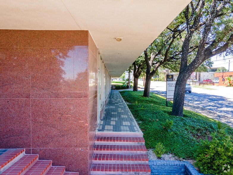 More Photos Of 1017 N Main Ave, San Antonio Loft Creative Space For Lease