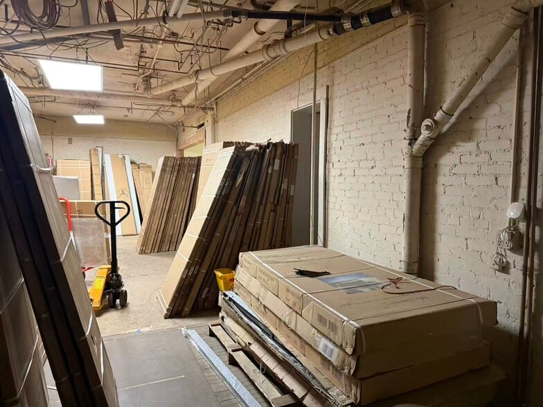 More Photos Of 42-52 Federal ave, Quincy Manufacturing For Sale