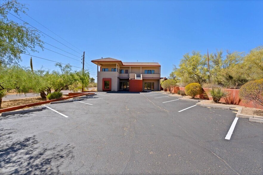 More Photos Of 7530 E Nonchalant Ave, Carefree Medical For Sale