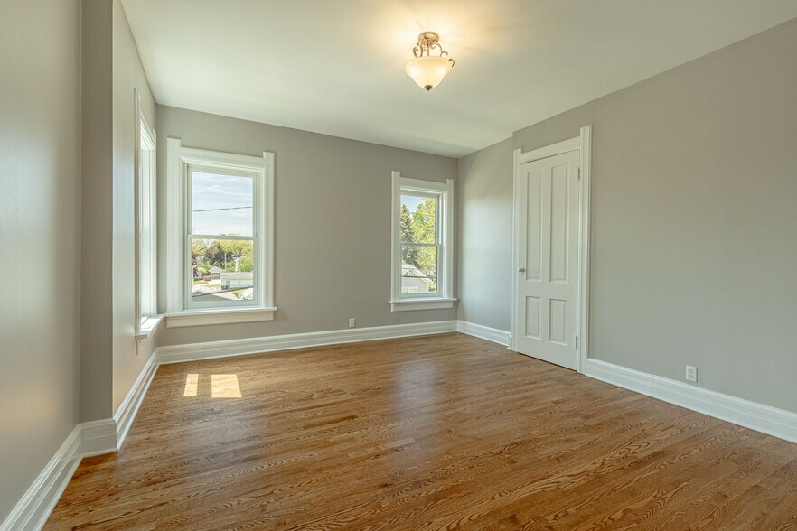 More Photos Of 1303 11th St, Monroe Storefront Retail Office For Lease