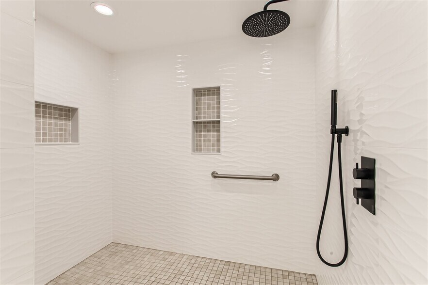 More Photos Of 8955 SW Club Meadow Ln, Portland Continuing Care Retirement Community For Sale