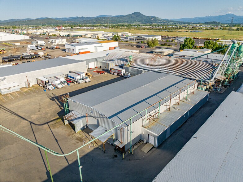 More Photos Of 1385 Antelope Rd, White City Manufacturing For Lease