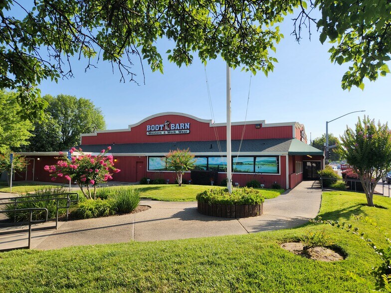 More Photos Of 2539 Esplanade Rd, Chico Freestanding For Lease