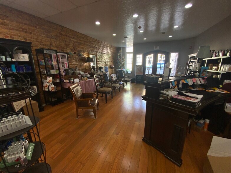 More Photos Of 1012 Noble St, Anniston Storefront Retail Office For Sale