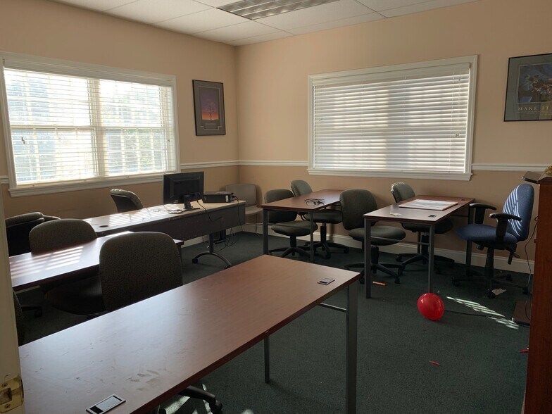 More Photos Of 5070 Route 42, Turnersville Office For Lease